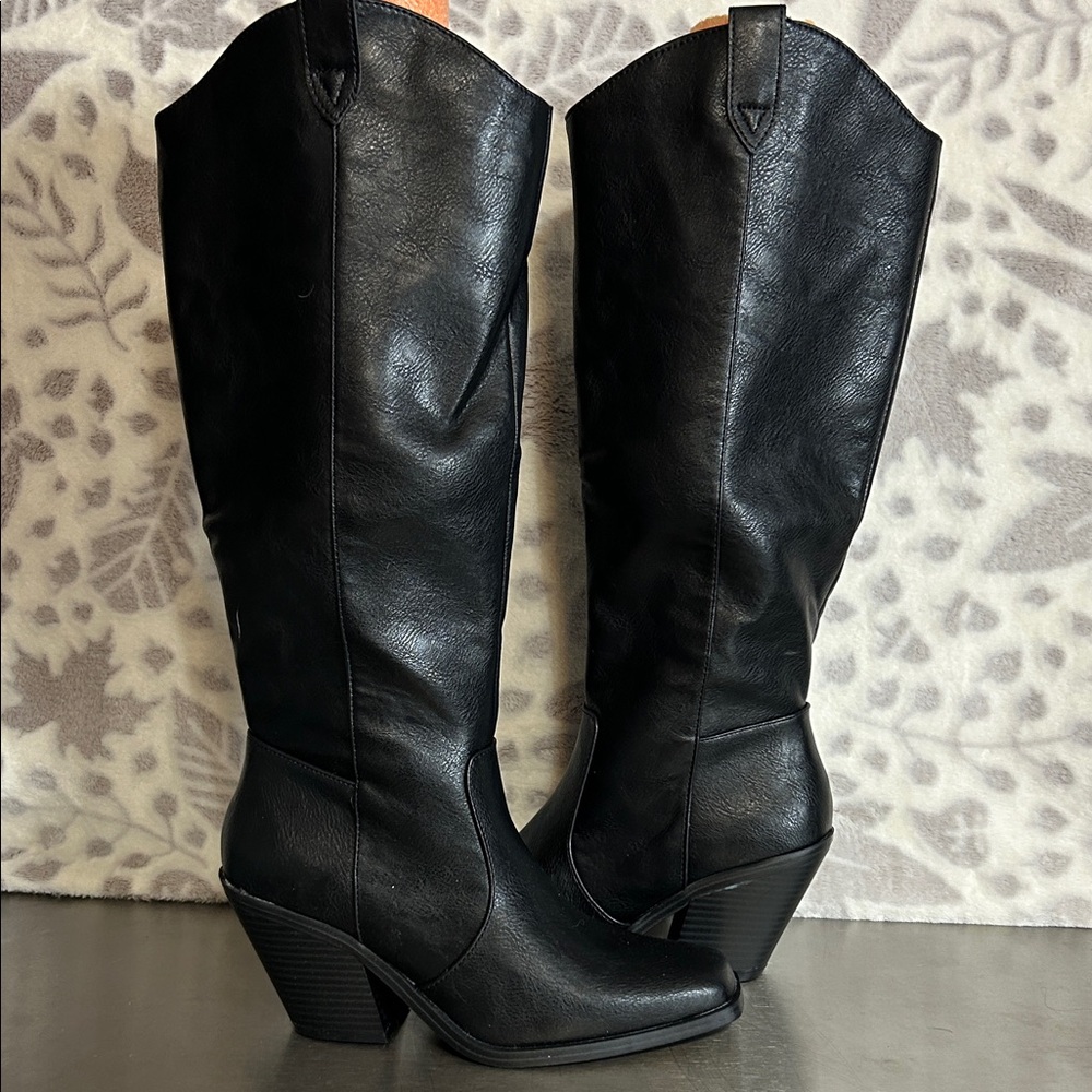 NWOT SO Brand Women's 8.5 Tarago Black Knee High square toed Boots